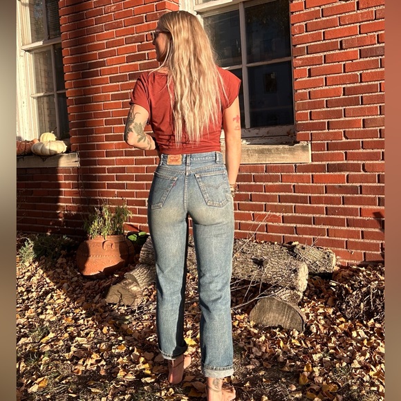 Vintage 701 High Rise Levi Jeans - Picture 2 of 7